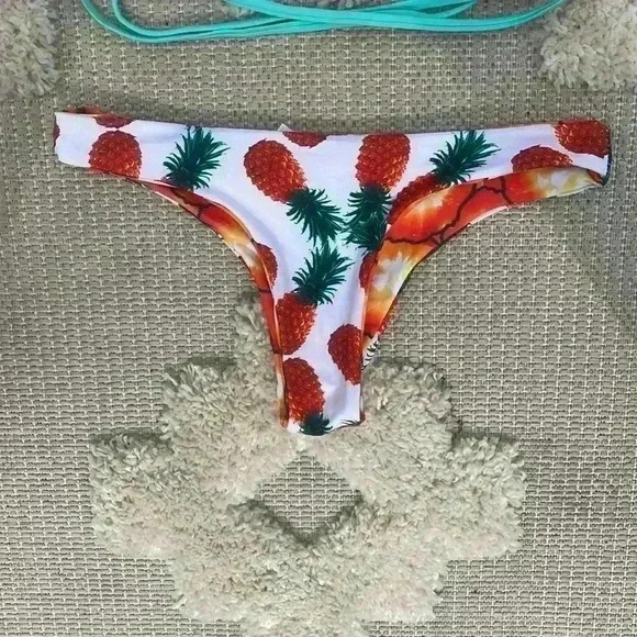 NWOT🍍Pineapple Print Reversible Bikini - Picture 4 of 8